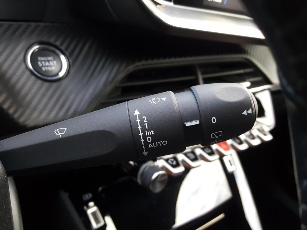 Peugeot 2008 1.2 pt 100pk allure trekhaak afneembaar | navigatie | apple ca