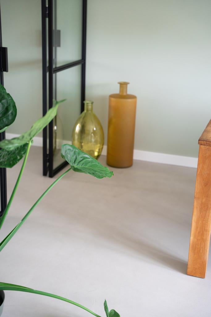 Lava Gietvloer krasvast!