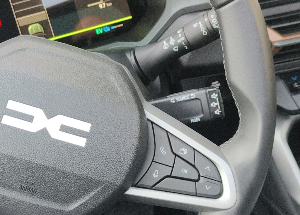Dacia Bigster 1.8 hybrid 155 extreme - panoramadak