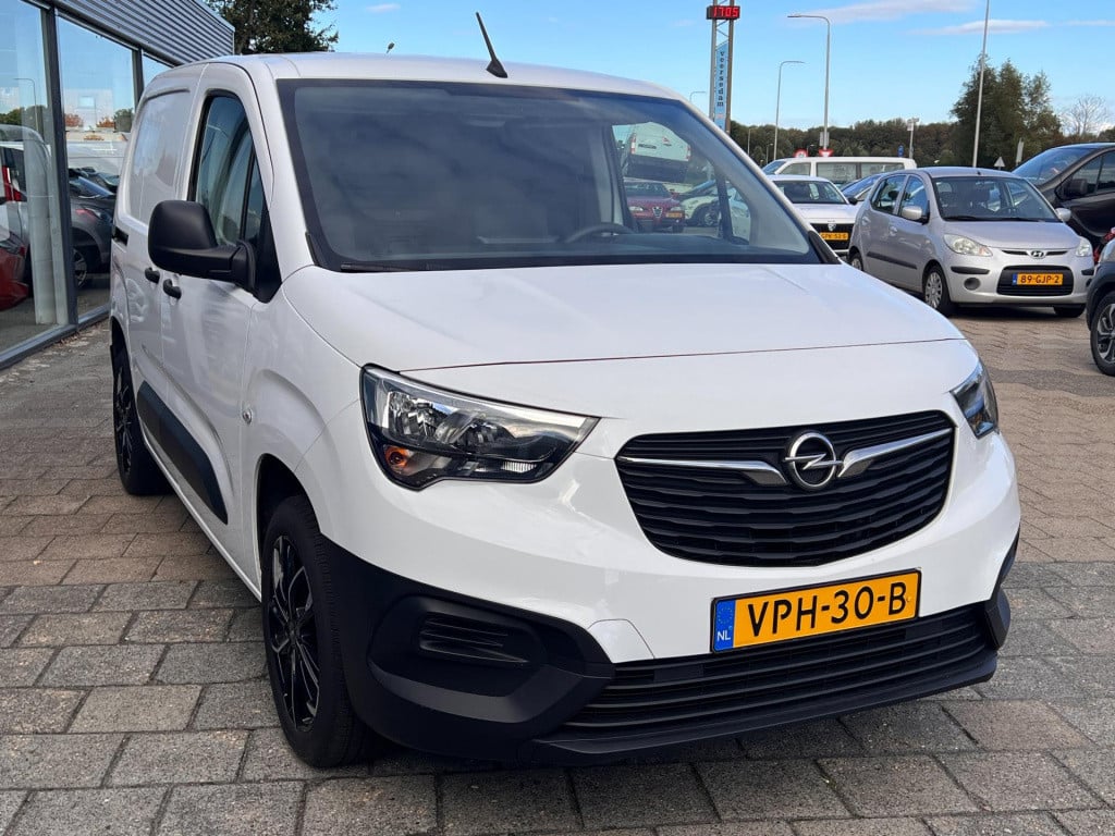 Opel Combo 1.5d l1h1 edition, trekhaak enz...