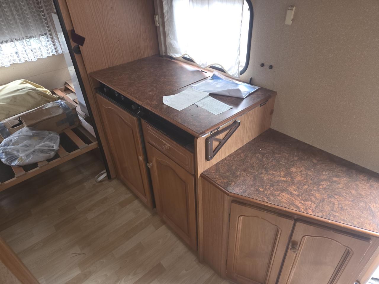 Knaus azur 495 met voortent