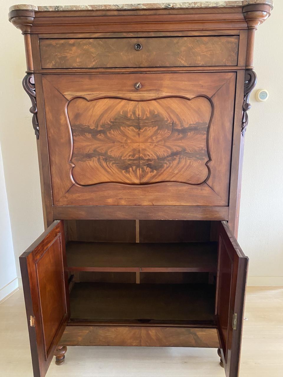 Antieke secretairekast