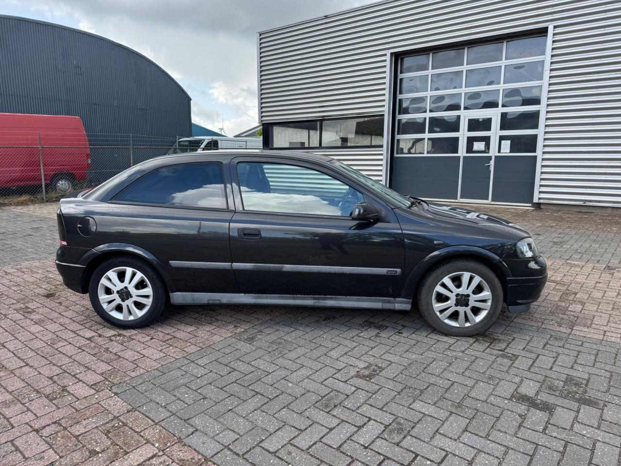 Opel astra bj 1999  750 euro