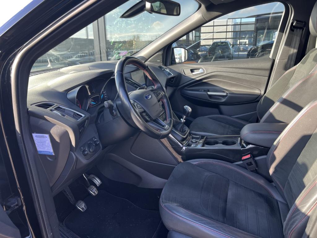 Ford Kuga 1.5 ecoboost 150pk 2wd st line , trekhaak , winterpack