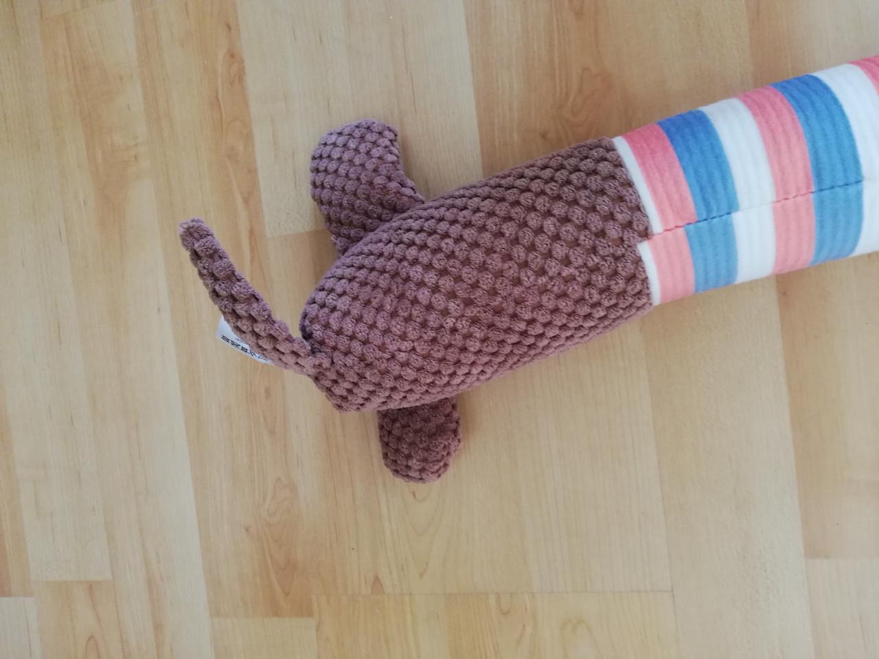Takkie, teckel, tekkel, deurstopper, tochtstopper, hondenspeelgoed