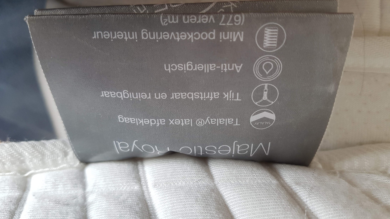 Luxe Topmatras met latex en pocketvering, dikte circa 12 cm.