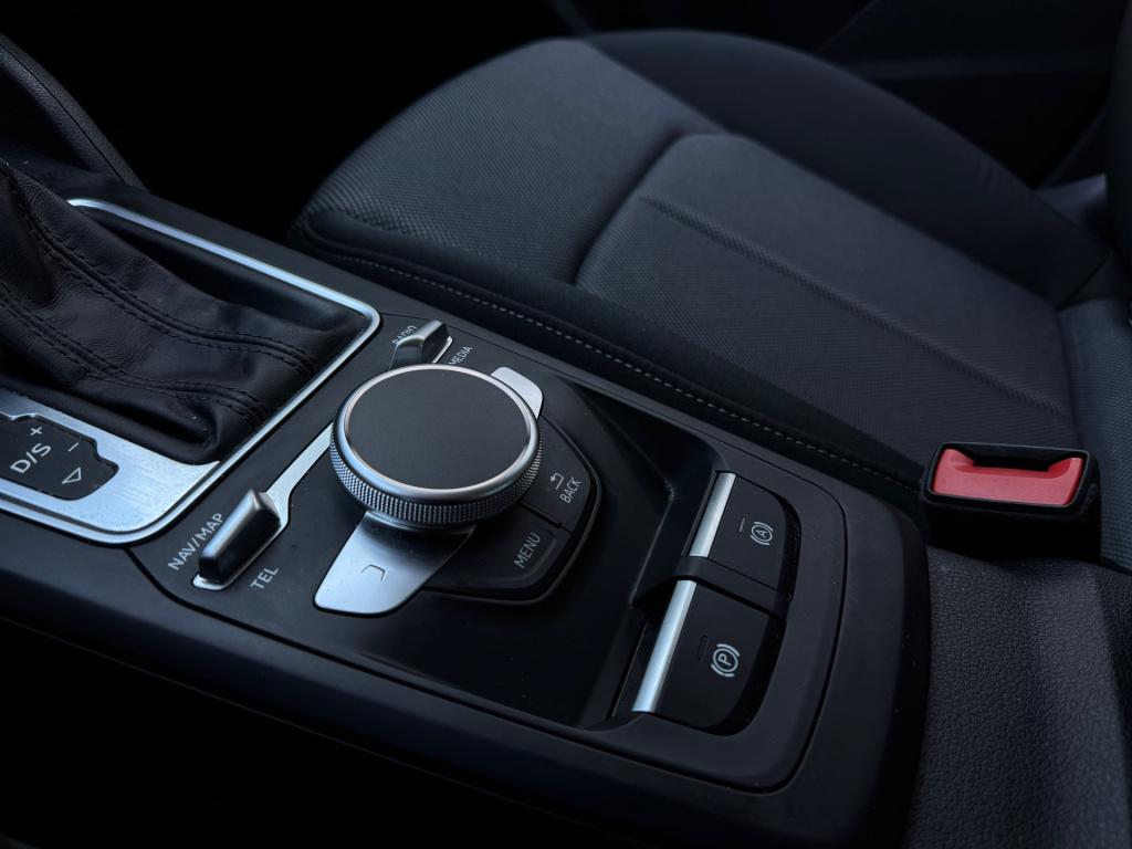 Audi Q2 35 tfsi s-line * keyless * virtual cockpit * stoelverwarming * carp