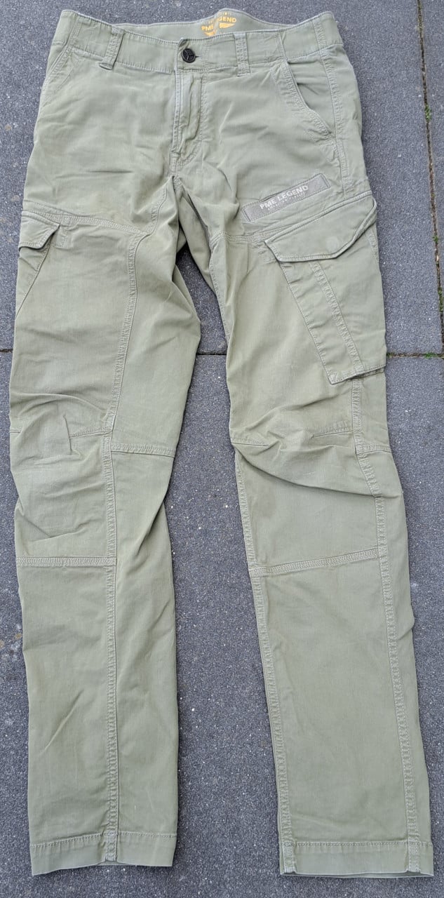 Groene cargo / zwarte jeans mt 29/32
