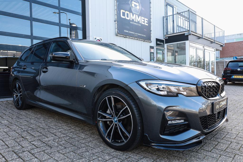 BMW 3-serie touring 330e m sport cam i trekhaak i acc i 292pk