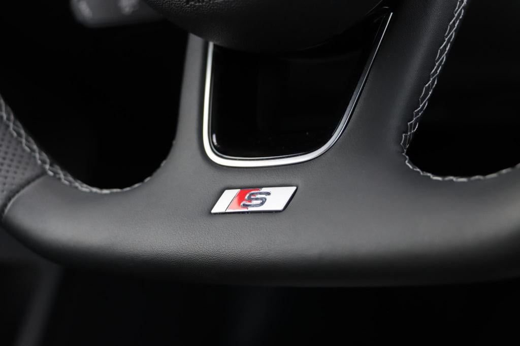 Audi A1 Sportback 30 tfsi s edition 115pk | carplay | sensoren