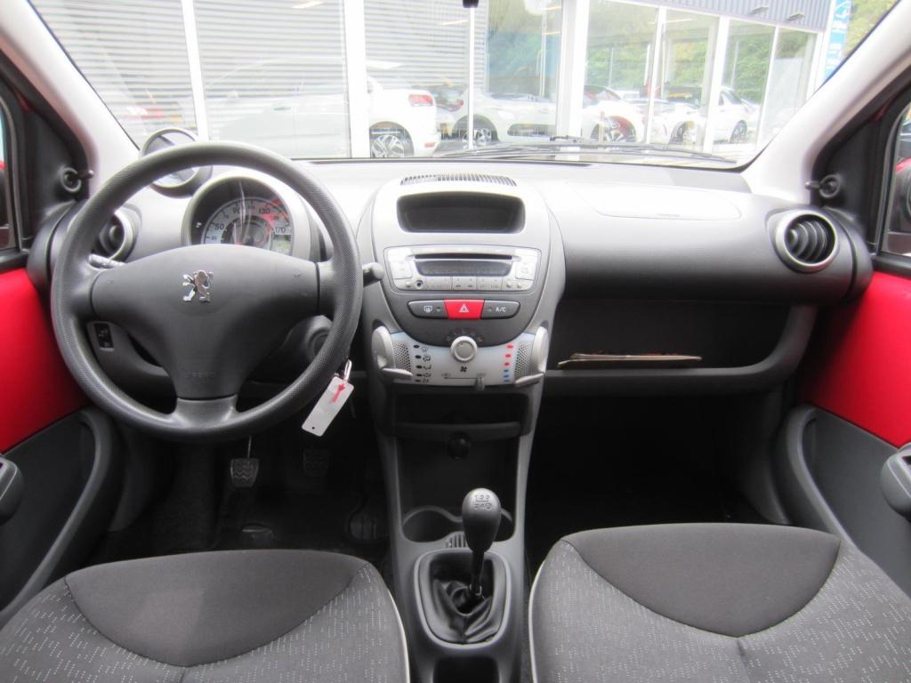 Peugeot 107 1.0i 12v sublime 5-drs airco nieuwe apk
