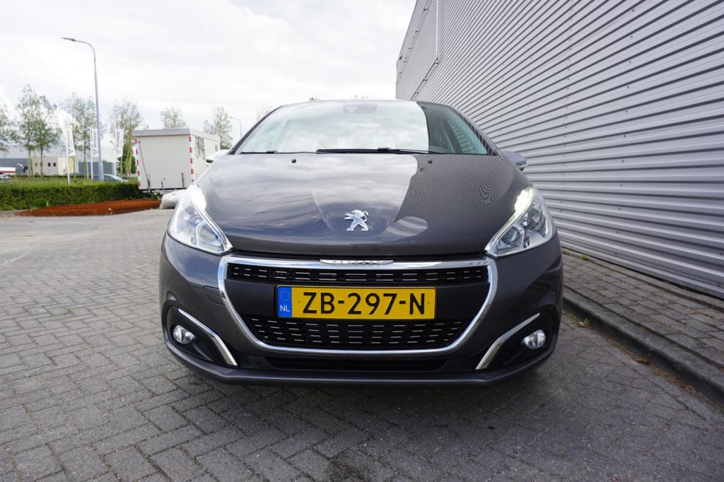 Peugeot 208 1.2 puretech tech edition climate / navi / cruise / camera / pd