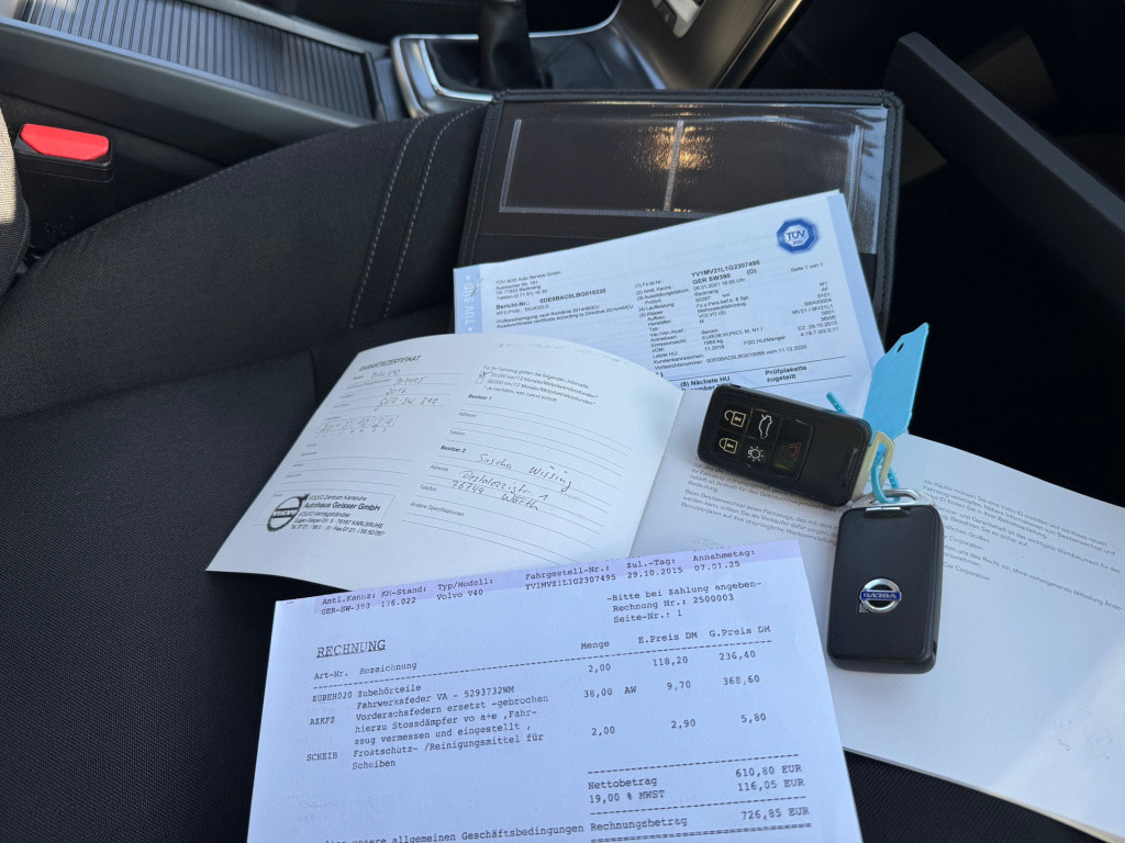 Volvo V40 2.0 t2 you! * cruise control * stoelverwarming * navigatie