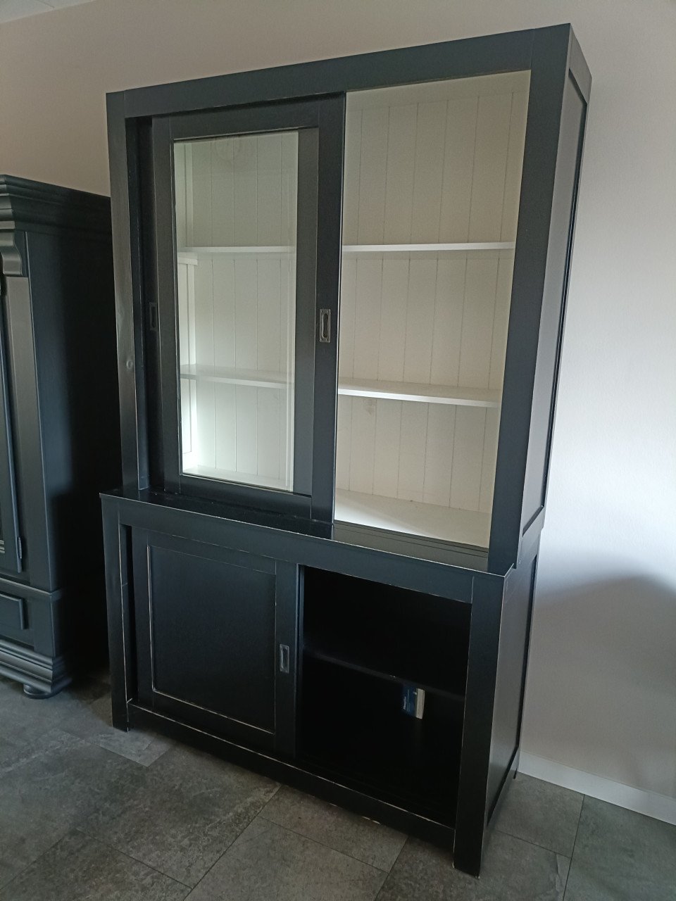 Zwarte kast