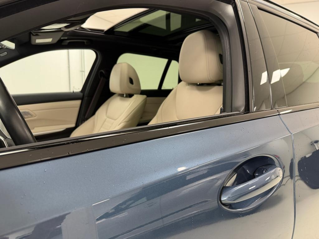 BMW 3-serie touring 330e xdrive m-sport pro | arctic race blue | sport pro 