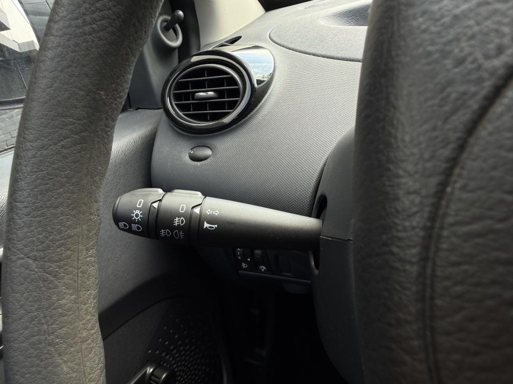 Renault Twingo 1.2 16v authentique