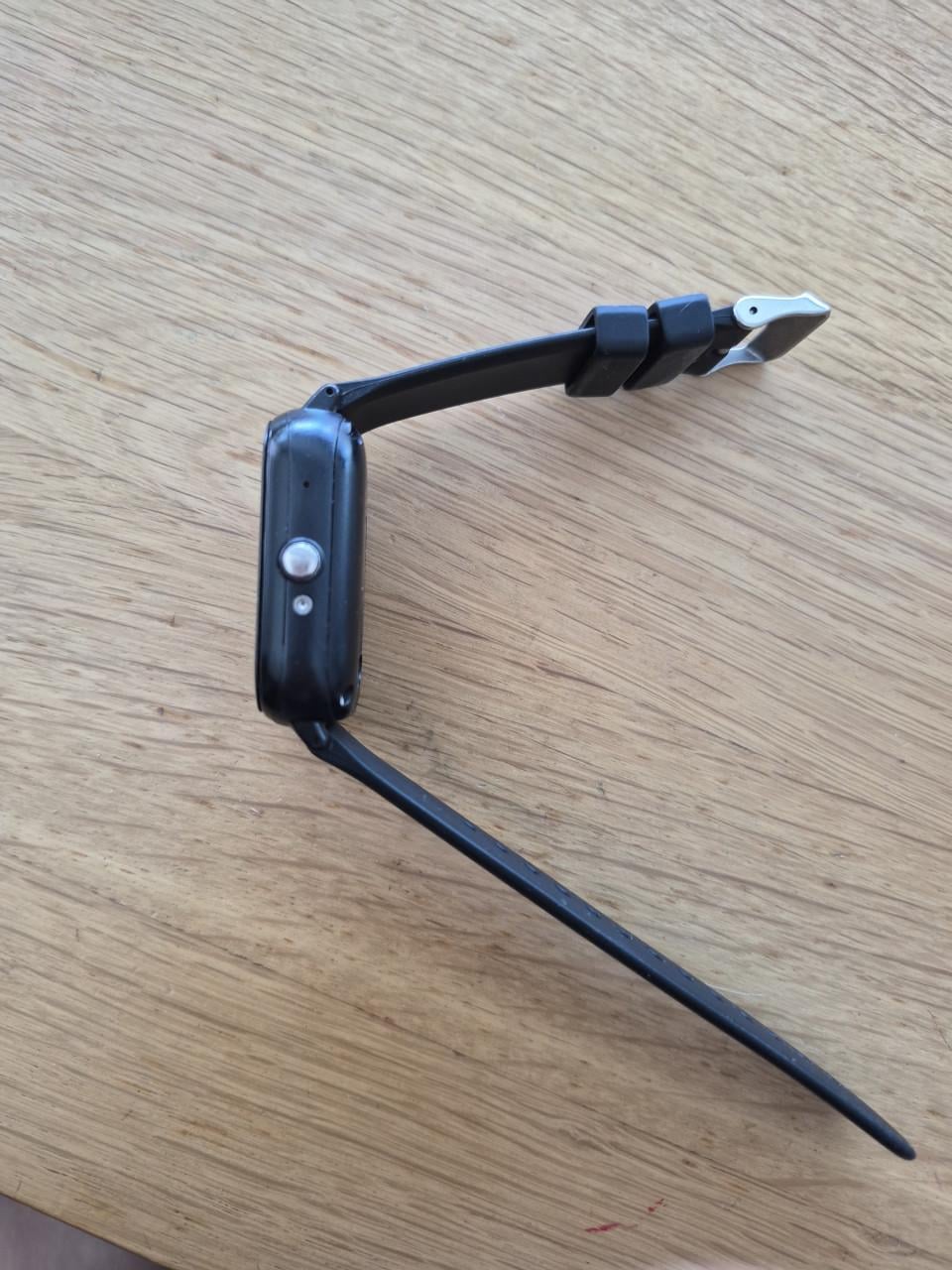 One2Track GPS telefoon horloge zwart - met oplaadstation