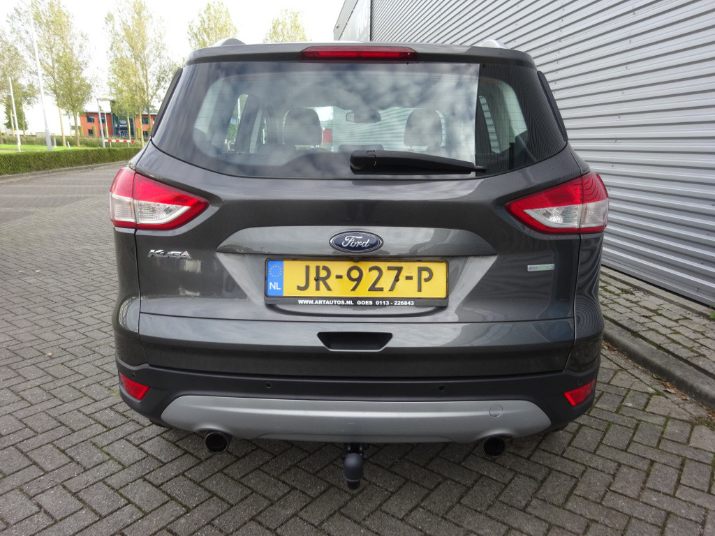 Ford Kuga 1.5 titanium navigatie / trekhaak / camera / cruise / pdc