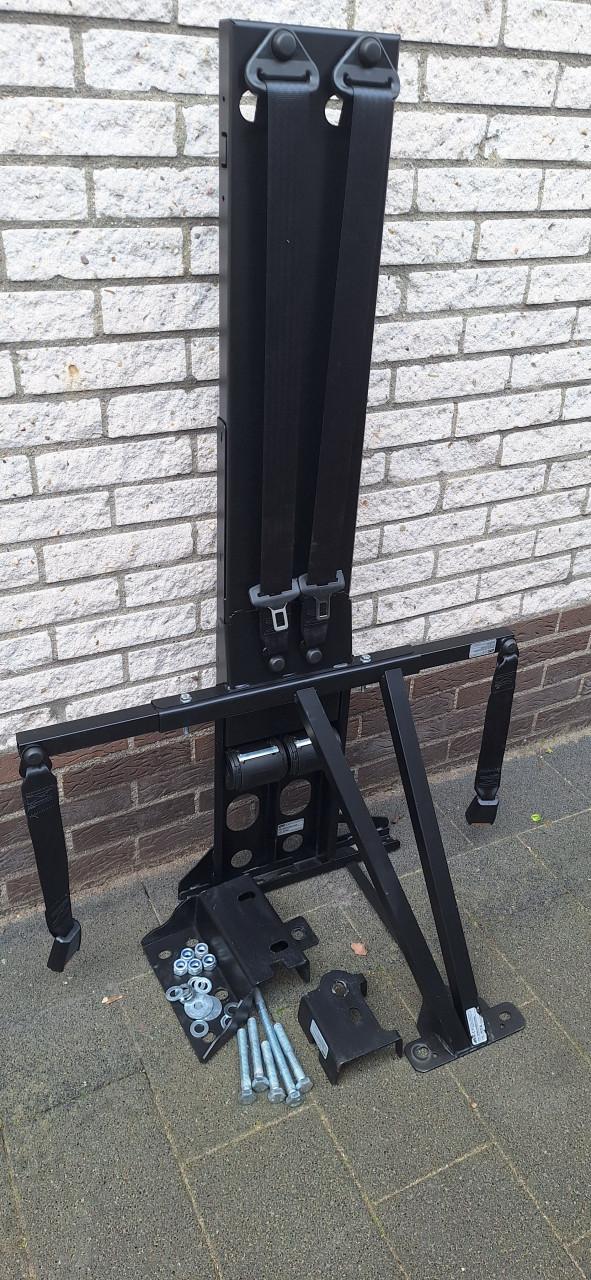 Nieuwe gordelbok voor Ducato met 3-puntsgordel en certificaat