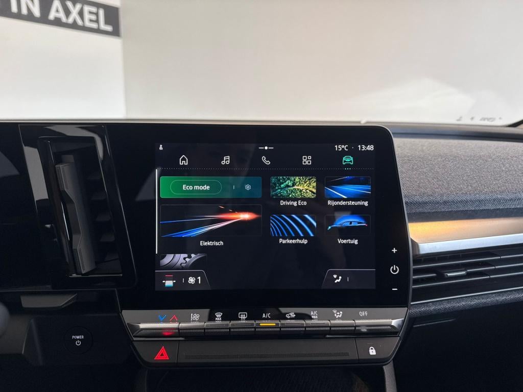 Renault Megane E-tech ev40 boost charge equilibre