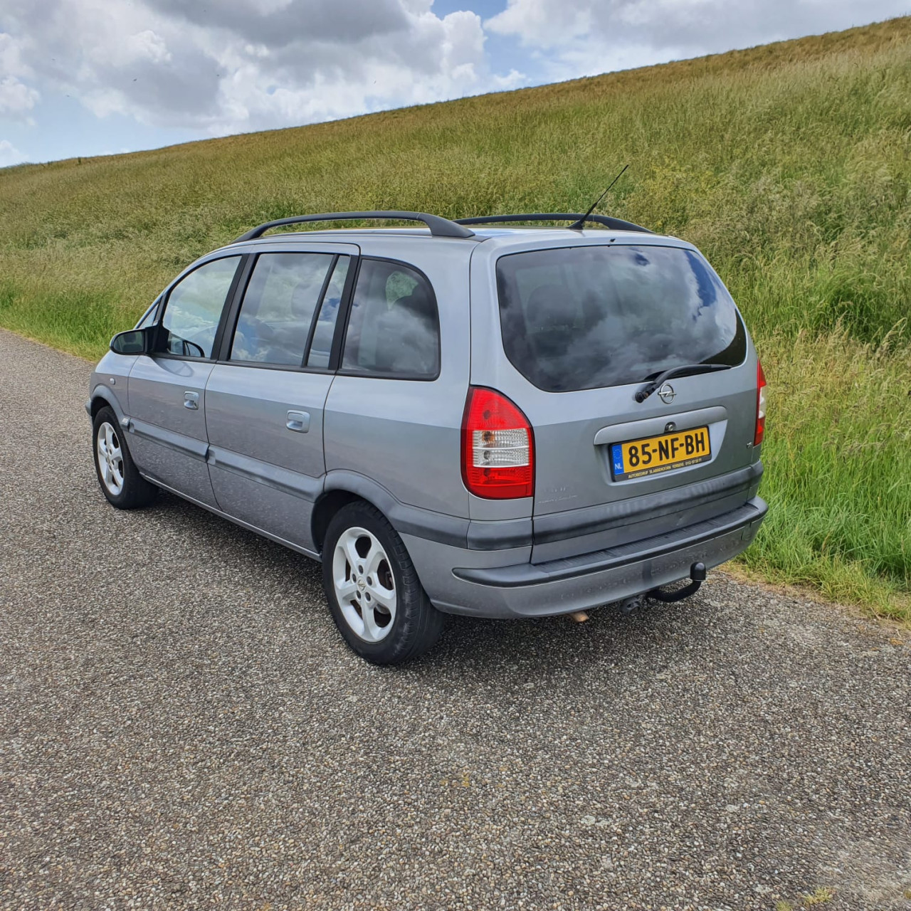 Opel Zafira 1.8-16V Elegance Clima/Cruise
