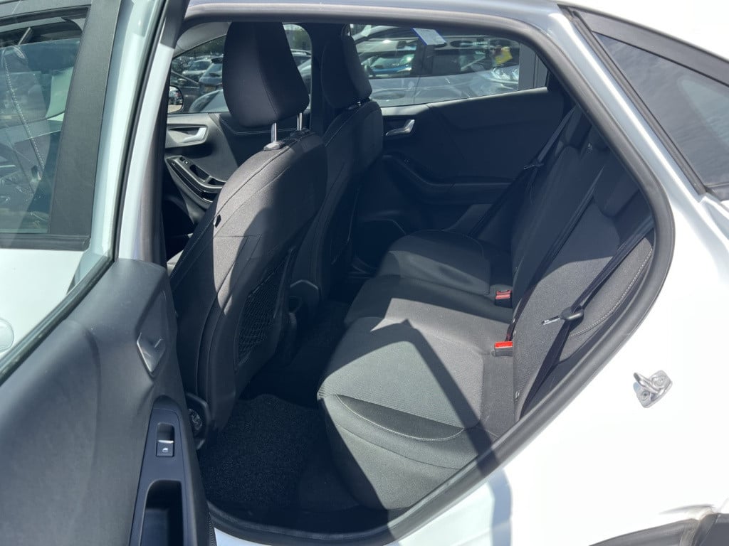Ford Puma 1.0i ecoboost 95pk connected , carplay , dab , airco , cruise con