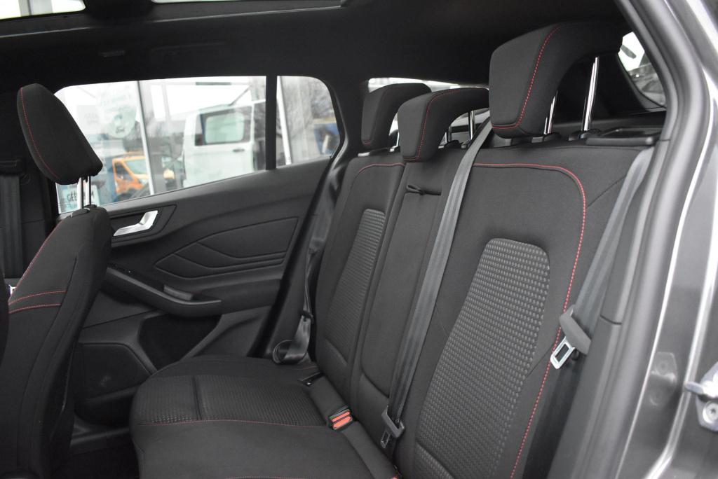 Ford Focus wagon 1.0 ecoboost hybrid st line x | climate control | cruise c