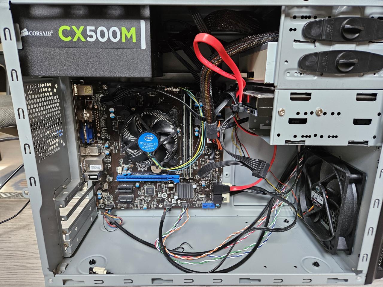 Desktop pc met windows 11.