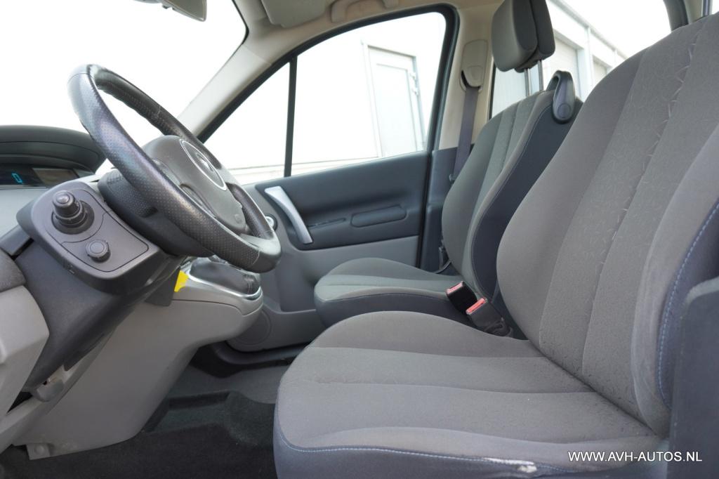 Renault Scenic 1.6-16v business line