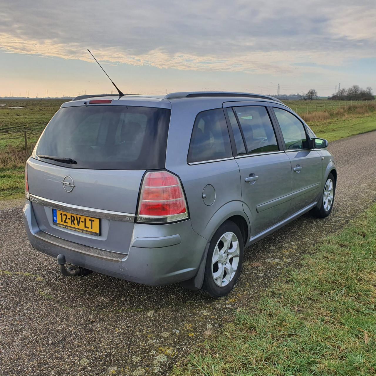 Opel Zafira 1.8 Enjoy 7 persoons