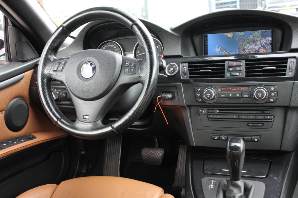 BMW 3-serie cabrio 330d executive | leder | navi | btw