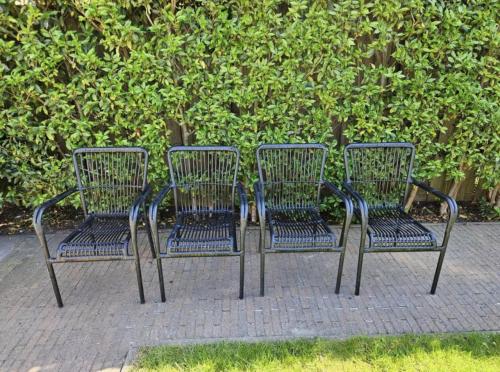 Set van 4 zwarte tuinstoelen