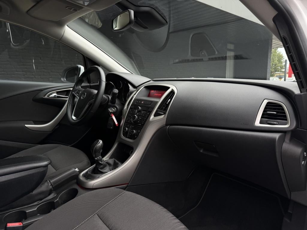 Opel Astra sports tourer 1.4 turbo edition