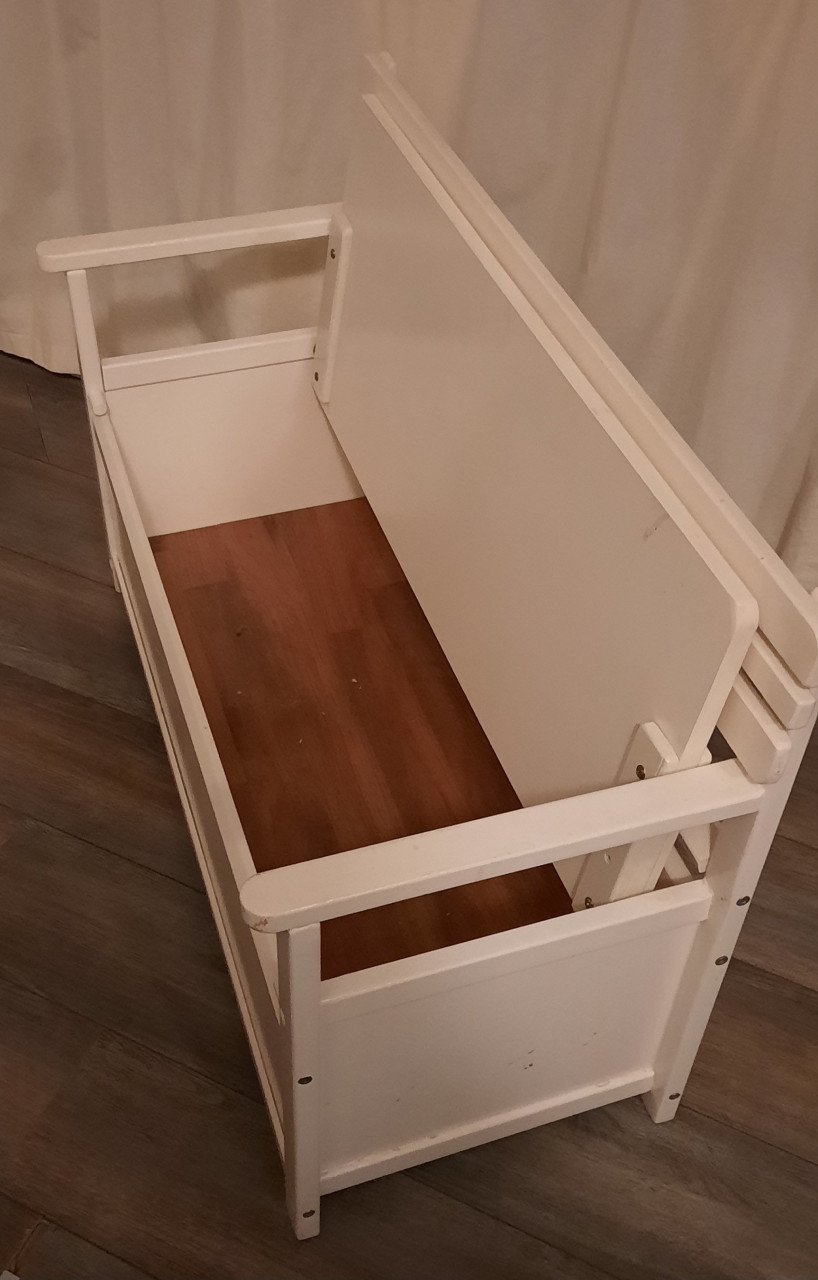 Kinderbankje met klep en opbergruimte