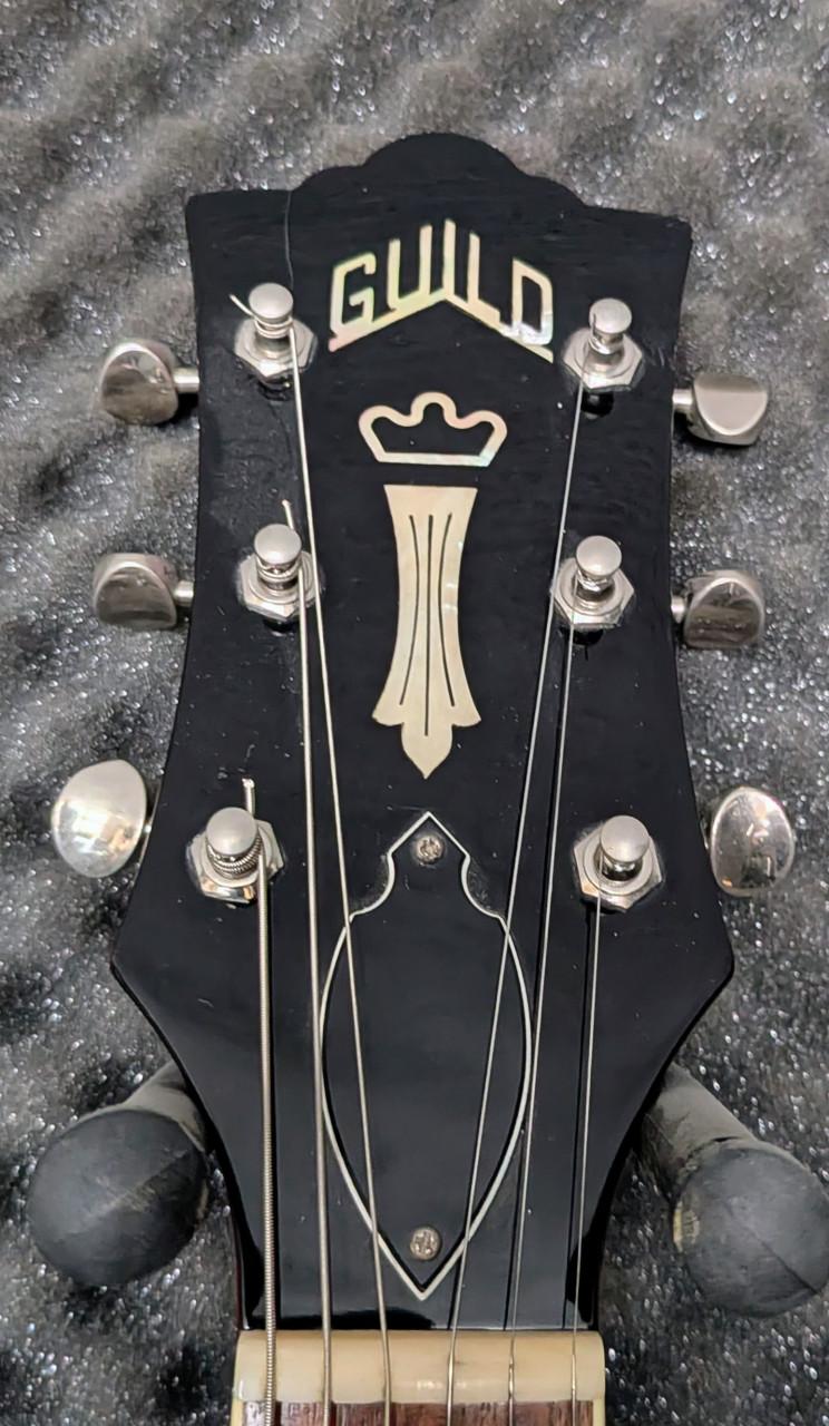 Professionele semi-elektrische Guild Newark St. Collection 4 gitaar