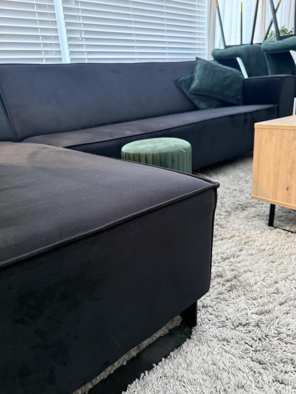 Zwarte velvet suède hoekbank