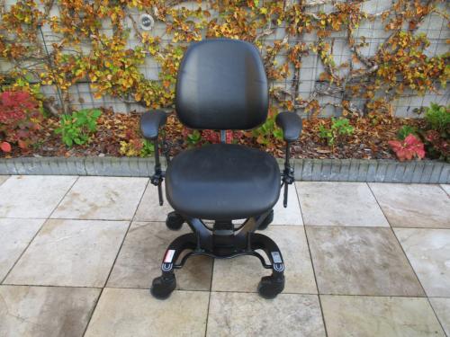 Zgan Vela Tango 700 EB trippelstoel met elektrisch hoog-laag bediening