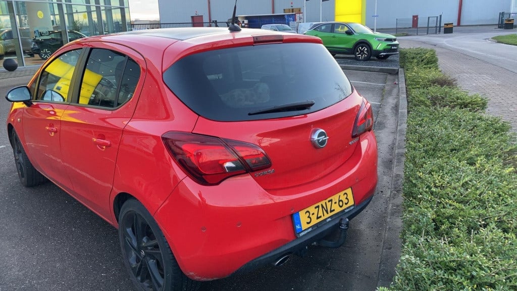 Opel Corsa 1.0 turbo color edition | panorama dak | dealer onderhouden | su