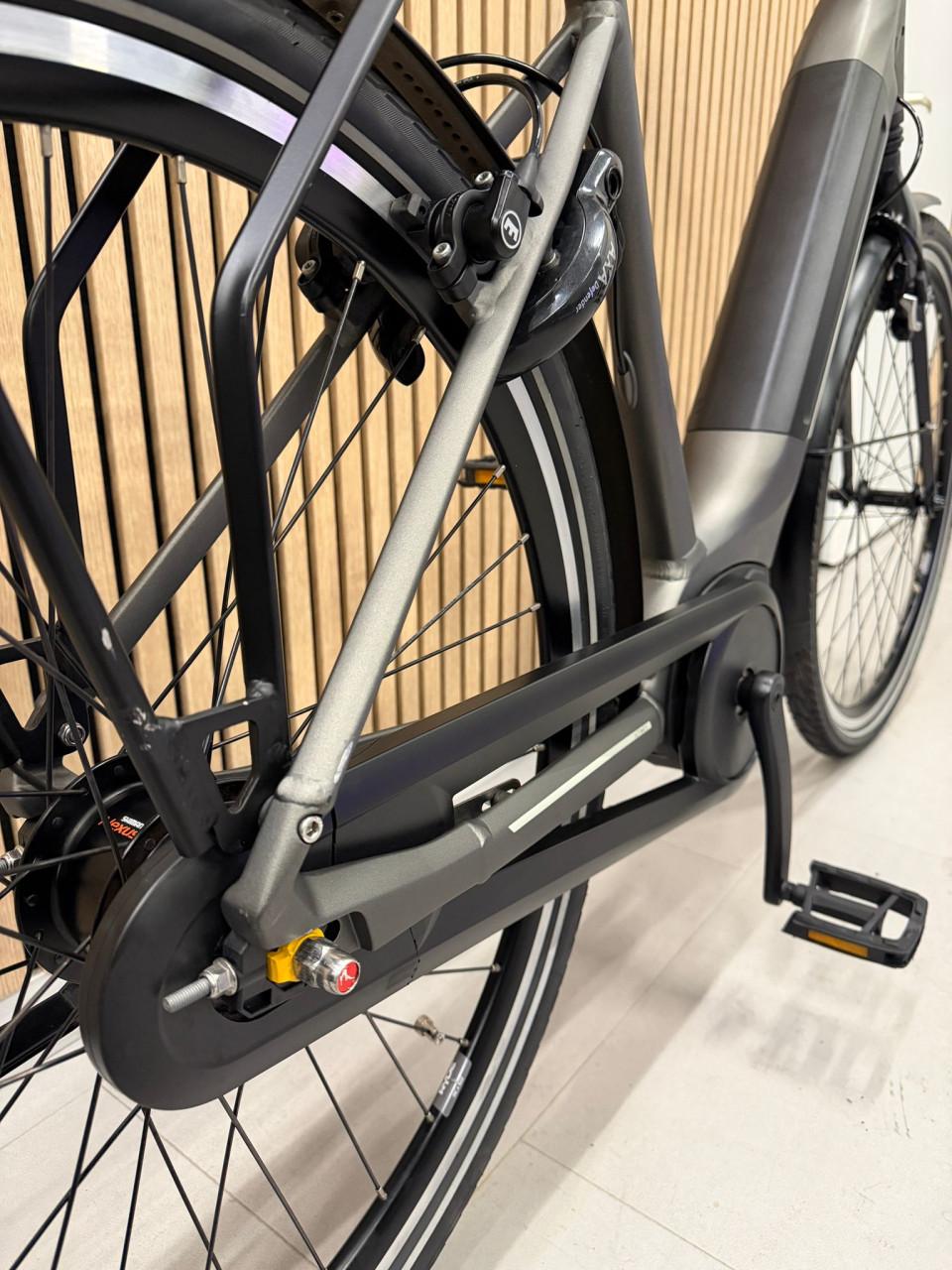 Gazelle Ultimate C8+ Bosch Active Line Plus 500Wh 53CM