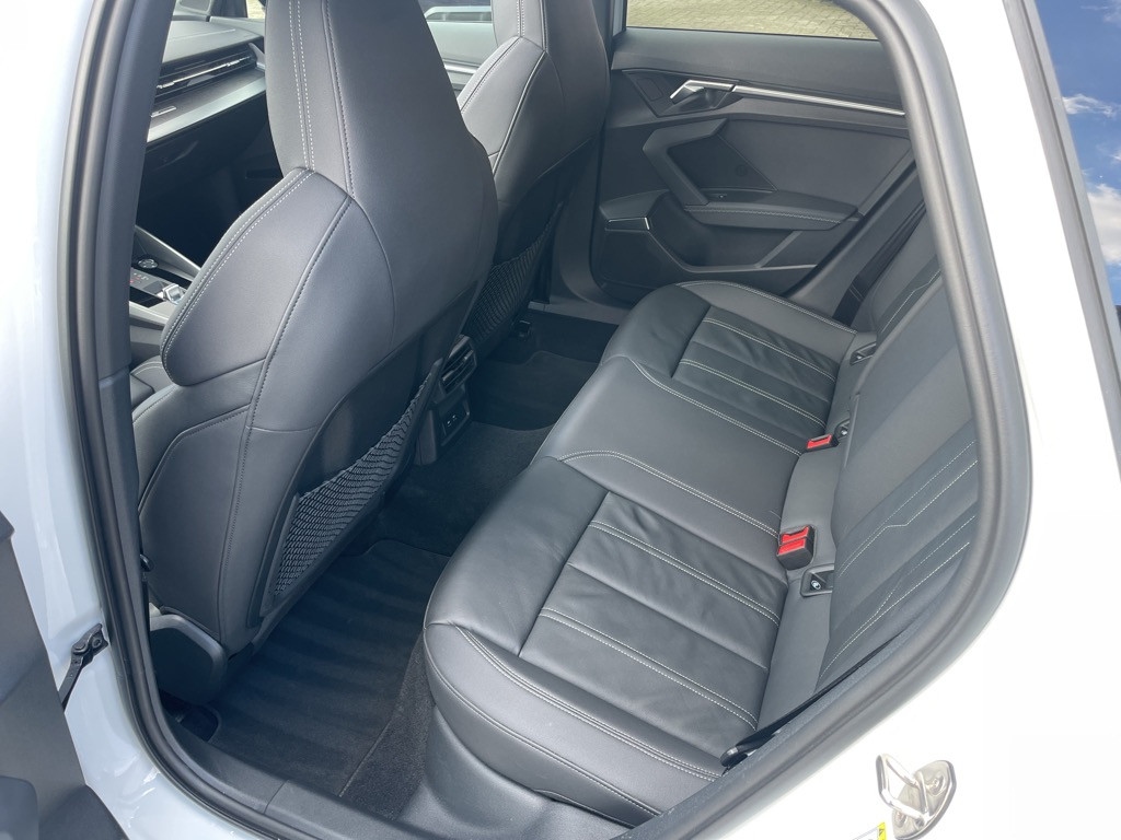 Audi A3 sportback 45 tfsi e s-line competition -full options-plug-in-hybrid