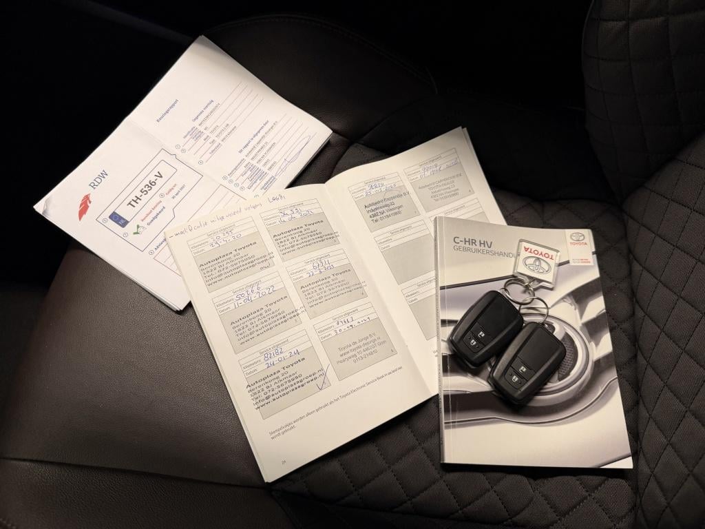 Toyota C-hr 1.8 hybrid executive