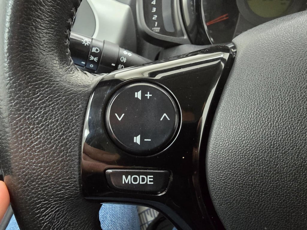 Toyota Aygo occasion 1.0 vvt-i x-play met parkeercamera | tweedehands toyot