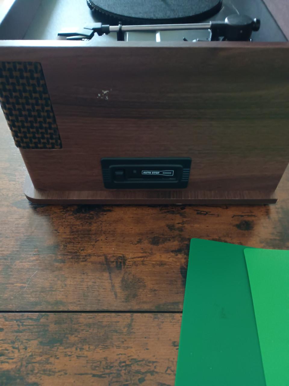 Prachtige retro stereo met platenspeler en cassette