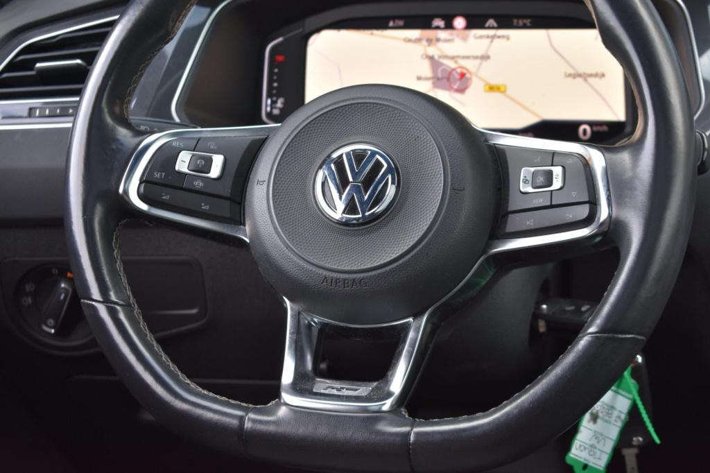 Volkswagen Tiguan 1.5 tsi act highline | r-line | black style | trekhaak | 