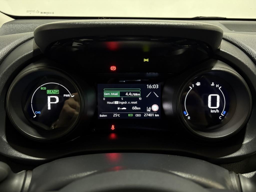 Toyota Yaris 1.5 hybrid dynamic | trekhaak |