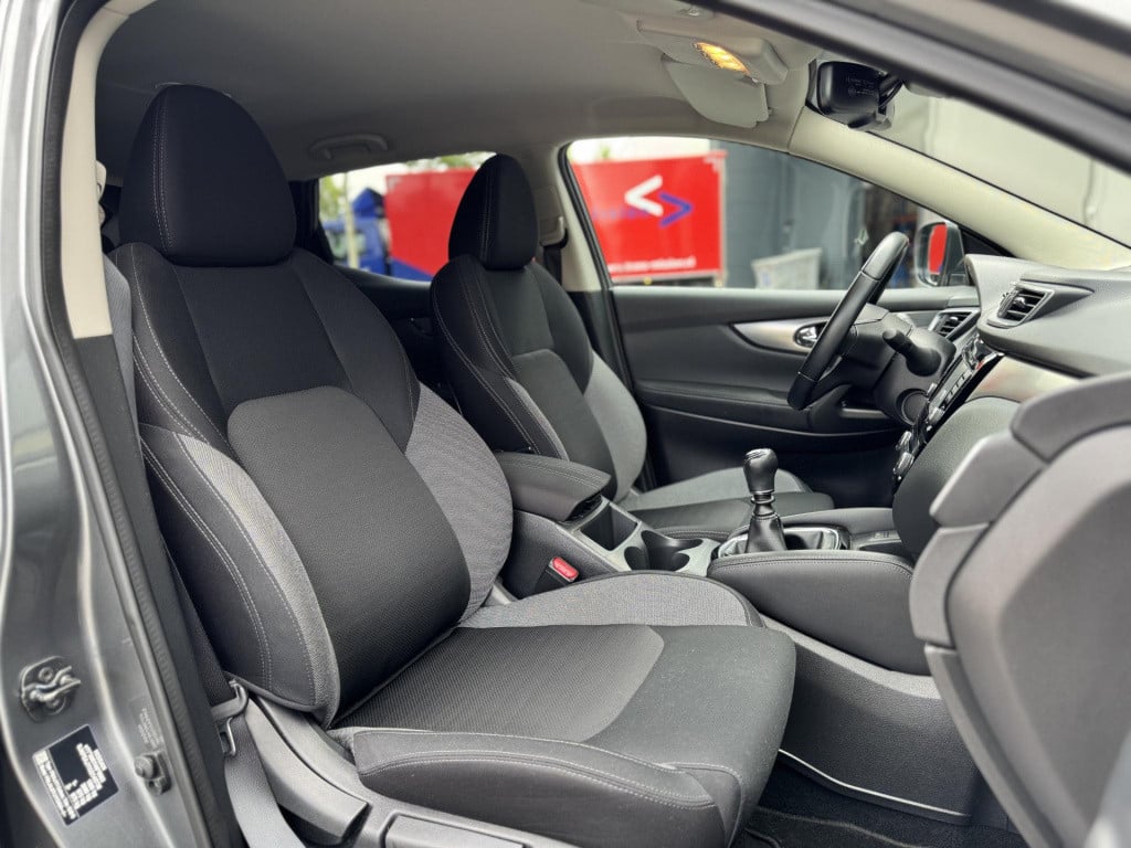 Nissan Qashqai 1.2 n-connecta | trekhaak | navigatie | 360° camera | keyles
