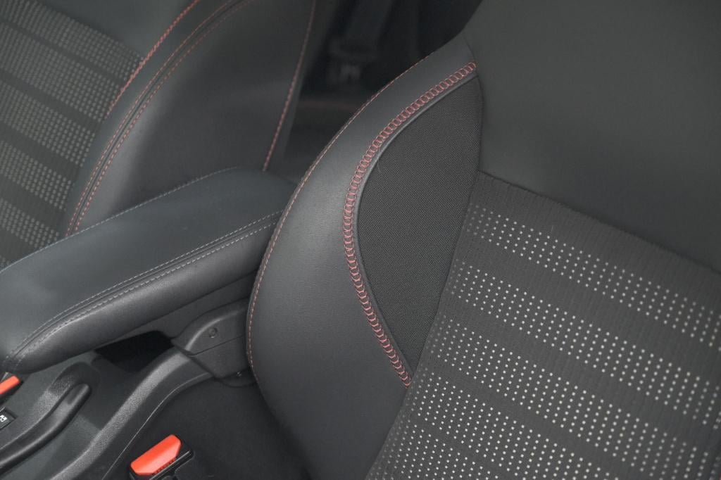 Peugeot 2008 puretech 110 eat6 gt-line | camera | panoramadak | navigatie |