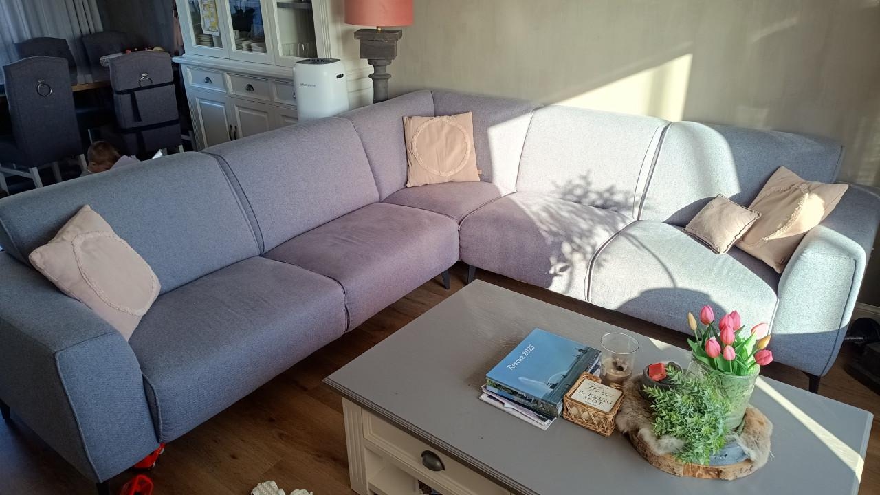 Nette grijze hoekbank