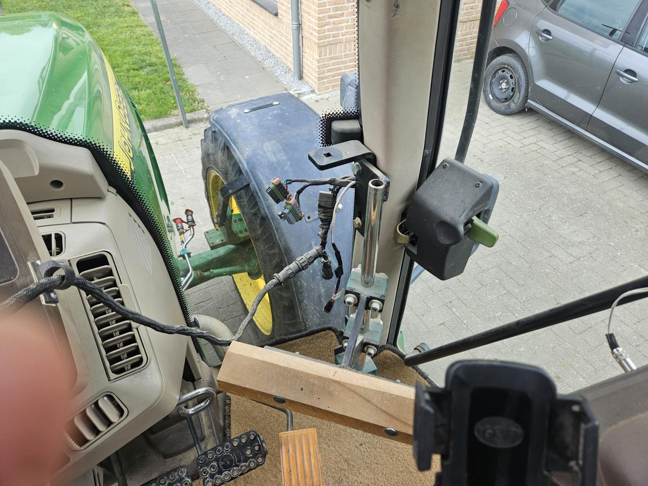 John deere 6320