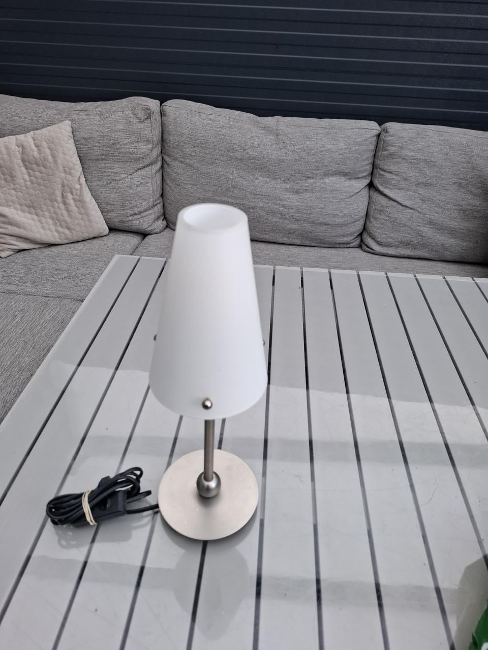 Paul Neuhaus Tafellamp - Modern en Stijlvol.